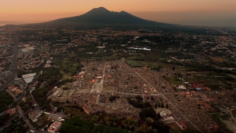 Pompei, nuovo studio riapre il dibattito sulla data dell’eruzione: “Non si può escludere il 24 agosto 79 d.C.”