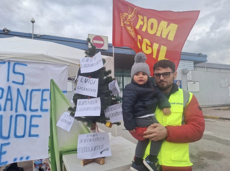 Pomigliano, lavoratori Trasnova: la disperazione di un Natale senza lavoro