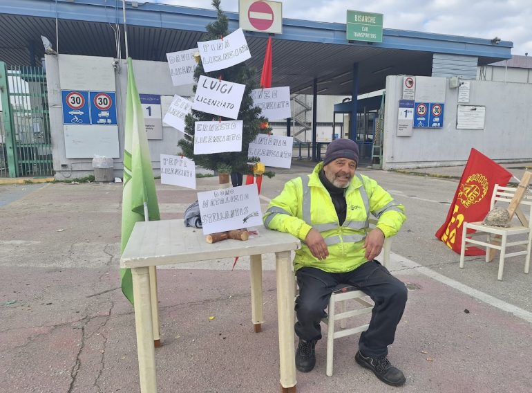Pomigliano, un Natale amaro per 350 famiglie: la vertenza Trasnova si accende
