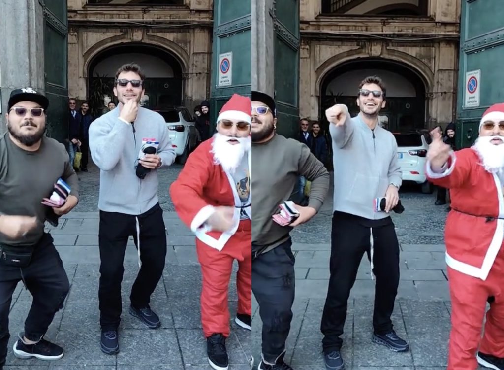 Napoli, spopola il balletto di Stefano De Martino in piazza Dante con i calzinari Totò&Peppino