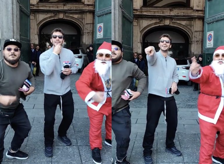 Napoli, spopola il balletto di Stefano De Martino in piazza Dante con