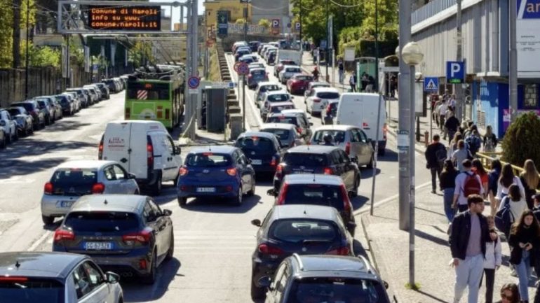 Napoli: via libera a un maxi-anello per decongestionare la zona ospedaliera