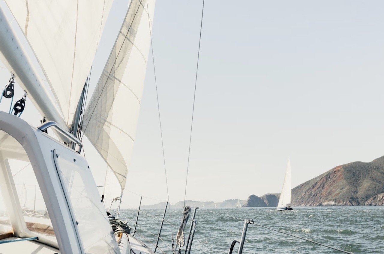Navigare nelle acque degli Emirati Arabi Uniti: Come Noleggiare lo Yacht Perfetto per la Vostra Prossima Avventura Navigare nelle acque degli Emirati Arabi Uniti: Come Noleggiare lo Yacht Perfetto per la Vostra Prossima Avventura