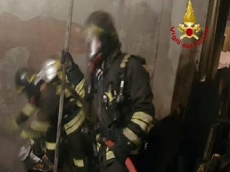 Pianura, esplosione in un fabbrica di fuochi d’artificio