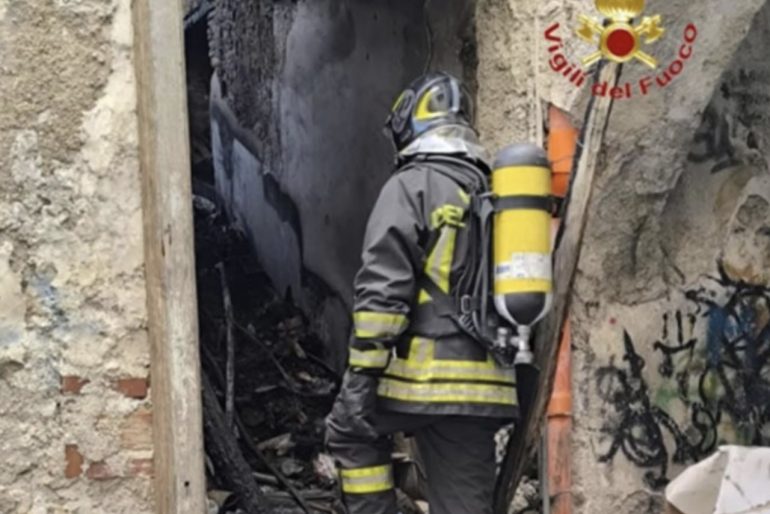 Giffoni Valle Piana, anziano salvato dalle fiamme: strappato alla morte dai vigili del fuoco