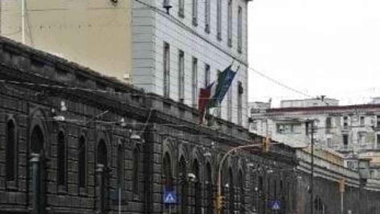 Napoli, detenuto psichiatrico tenta di evadere dal carcere di Poggioreale