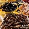 “In questo video tik tok si vedo o chiaramente datteri di mare, frutti di mare illegali, per la cui pesca si distruggono rocce e fondali marini.”