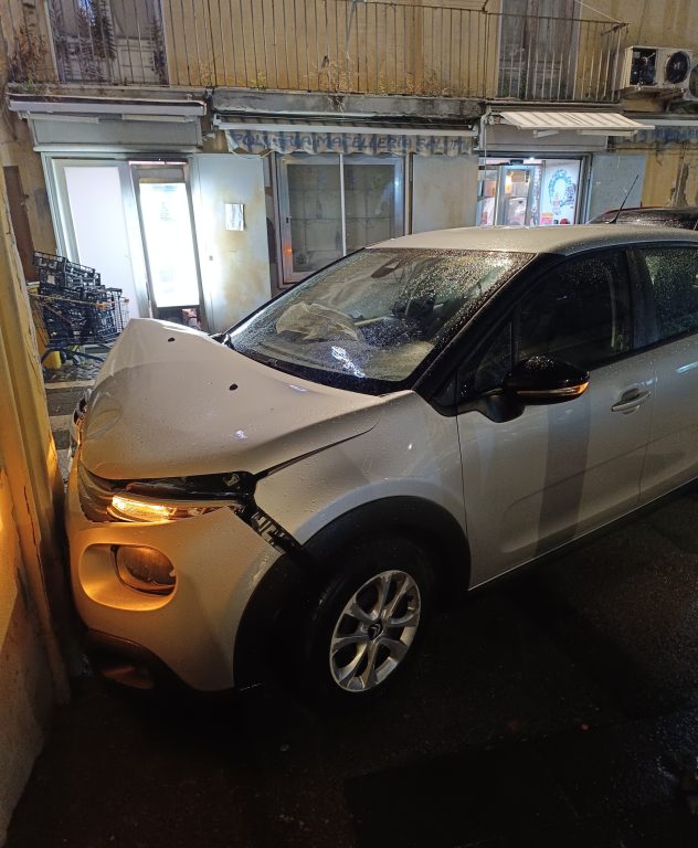 Barra, shooting among people in via De Franchis