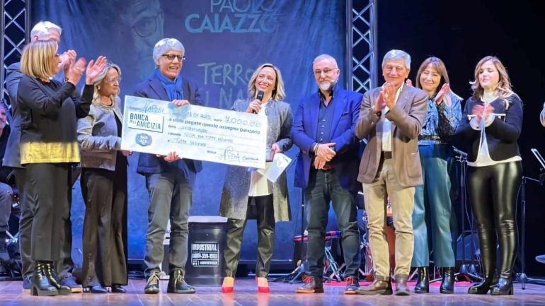 Successo al Teatro Acacia per la serata conclusiva di Nida for Tutte Insieme