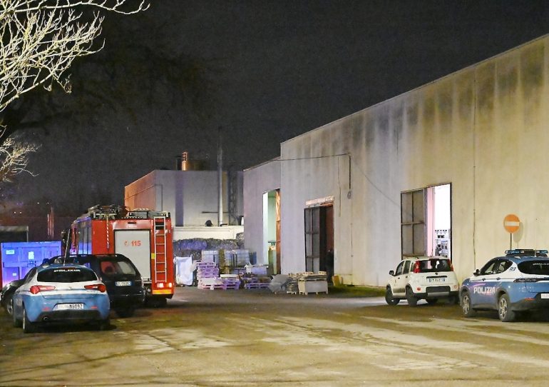 Perugia, operaio della provincia di Salerno muore schiacciato da un macchinario