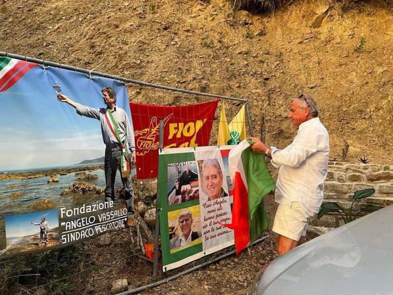 Acciaroli, vandalismo al luogo dove fu ucciso Angelo Vassallo