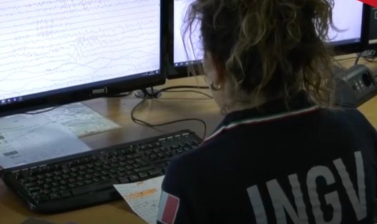 Campi Flegrei, alba di paura: scossa di magnitudo 3.2