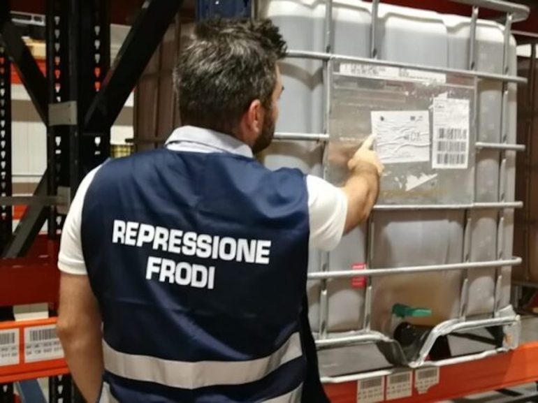 Sessa Aurunca , la Guardia di Finanza sequestra 35.000 litri di vino contraffatto