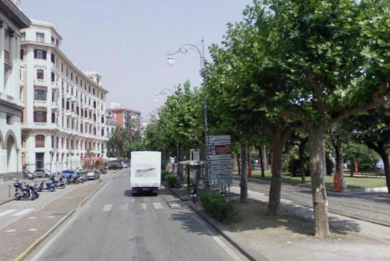 Salerno, lite tra clochard sul Lungomare