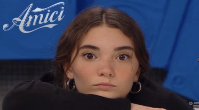 Canele 5, "Amici" di Maria De Filippi verso il serale