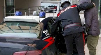 Sant’Antimo, tentano il furto d’auto nel parcheggio del centro commerciale: arrestato 20enne, nei guai anche un 17enne