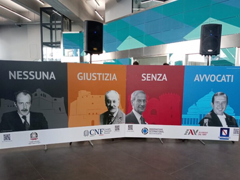 Circumvesuviana, alla stazione di Piazza Garibaldi il tributo agli avvocati caduti per la giustizia
