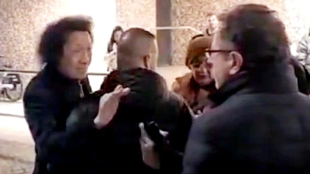 Lite tra la figlia di James Senese e Francesco Borrelli per un parcheggio – Interviene il padre per placare la situazione