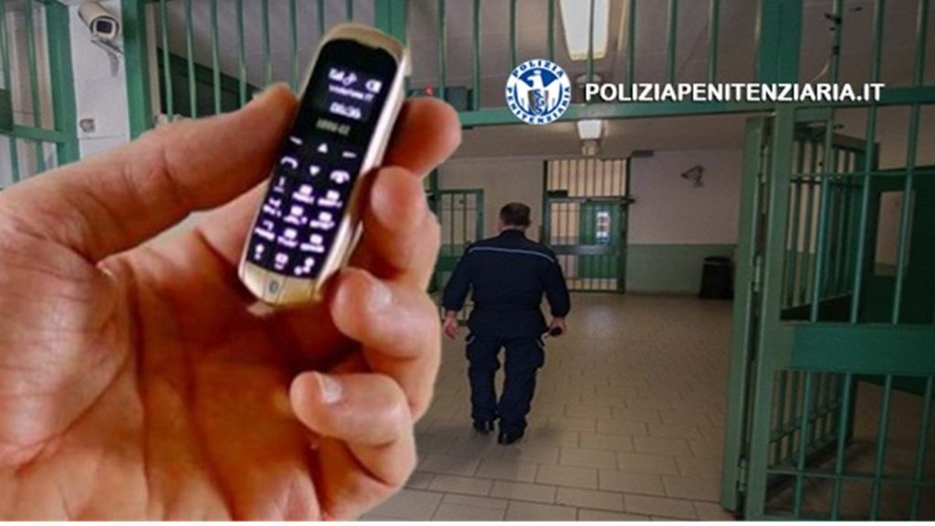 Carcere di Avellino: trovati cellulari in cella, detenuto aggredisce personale di polizia penitenziaria