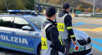 Far West sulla A2: ruba una Panda, si schianta in galleria e sfugge alla Polizia a piedi