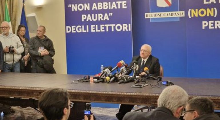 De Luca deciso: “Non è cambiato nulla, vado avanti per la mia strada”