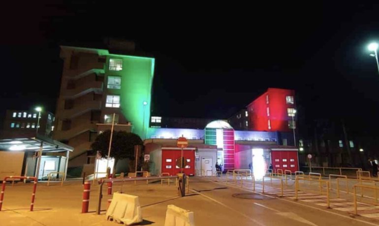 Otto feriti per i botti di Capodanno in provincia di Salerno: in due perdono la mano