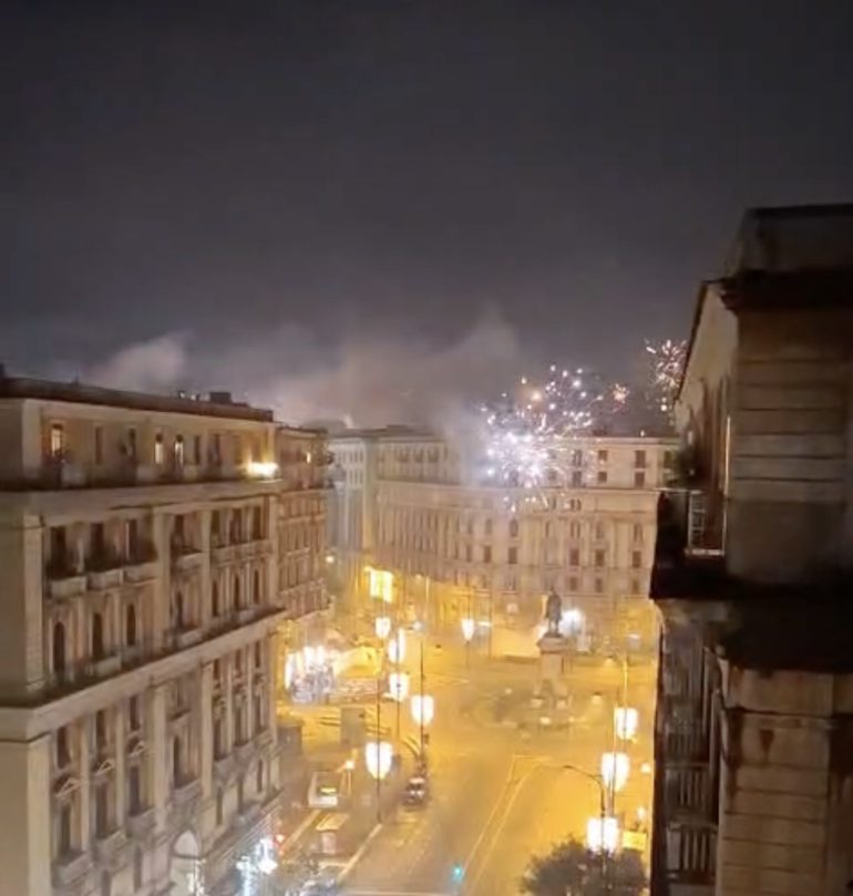 Napoli, turista colpito da proiettile vagante
