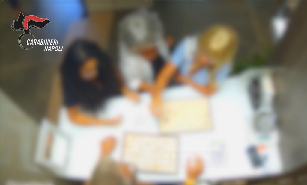 Ercolano, rubano gioielli per 60 mila euro: arrestate due donne