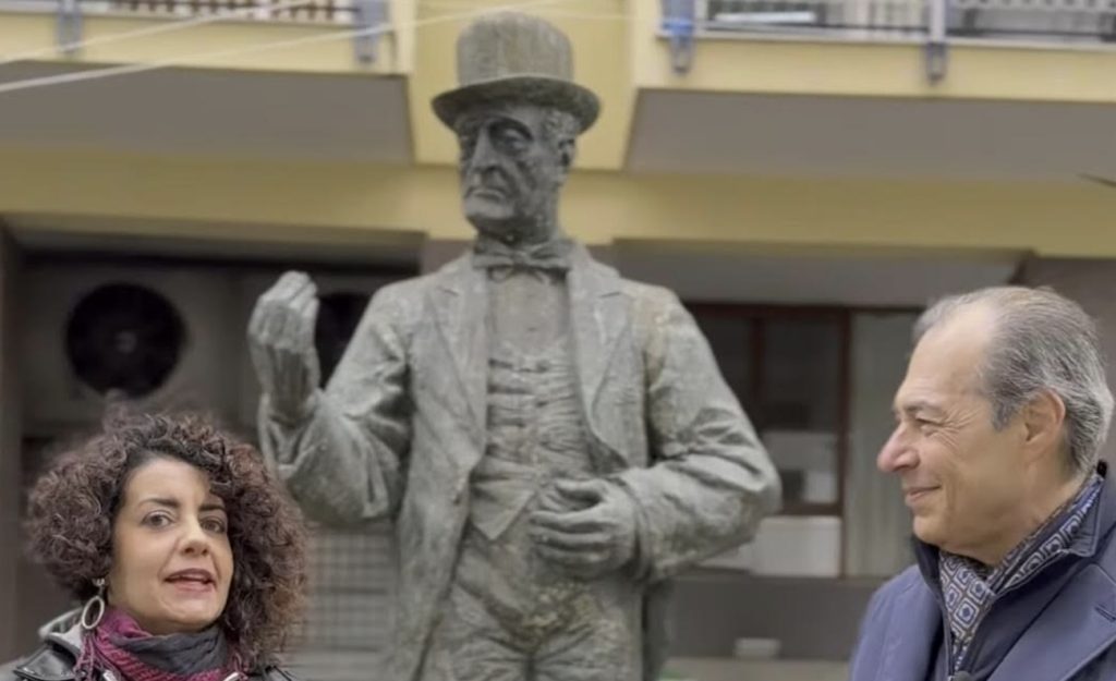 Gianni Caputo e Francesca Curti Giardina omaggiano Totò al Teatro CortéSe