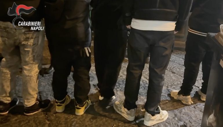 Napoli, giovani violenti allontanati dalla zona rossa di Chiaia
