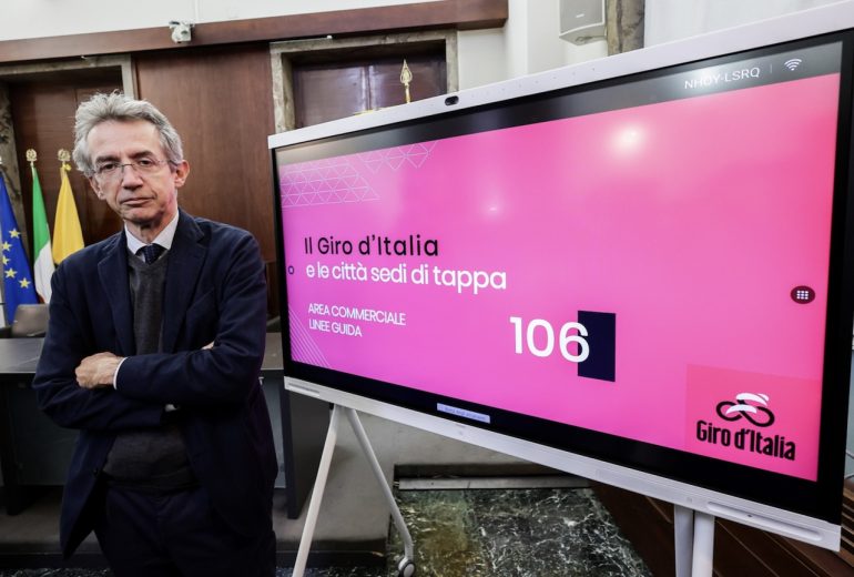 Il Giro d’Italia torna a Napoli passando per il parco Verde di Caivano: un percorso tra storia e impegno sociale