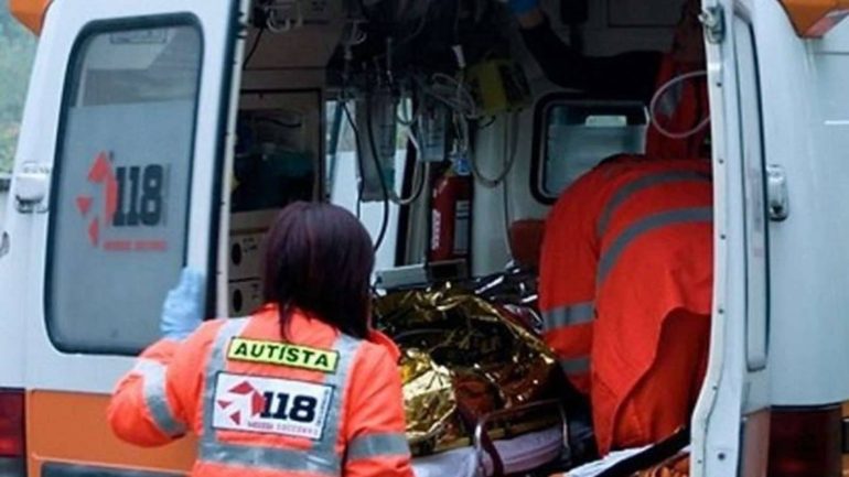 Grave incidente a Castellabate: motociclista di 27 anni lotta per la vita