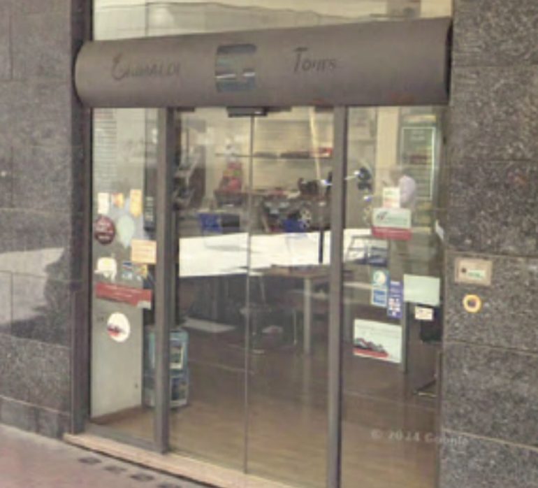 Napoli, bomba davanti alla sede della Grimaldi Lines