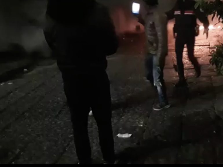 Negozi danneggiati nel centro di Napoli