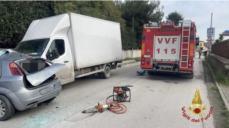 Tragico incidente stradale ad Aversa: un morto