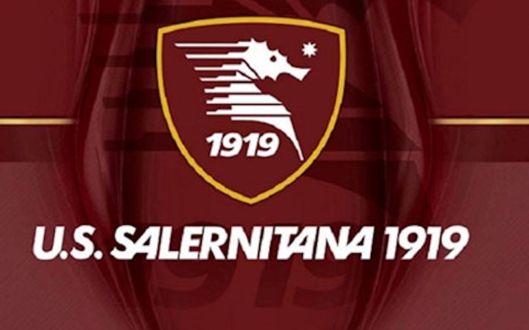 Daspo per due ultras della Salernitana: aggredirono un poliziotto e un tifoso