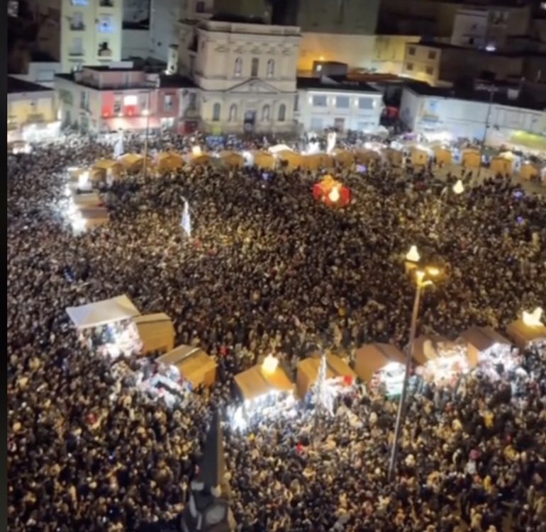 Napoli, Epifania in Piazza Mercato: 50.000 presenze in tre giorni per celebrare la tradizione