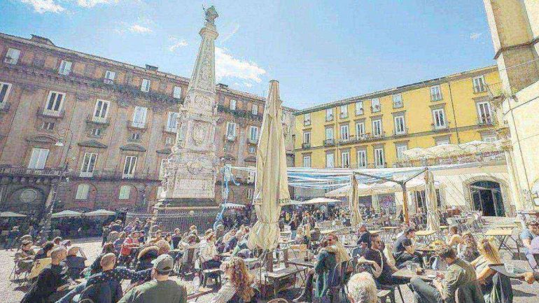 Confcommercio contro il provvedimento sulla movida: “Inutile e dannoso per Napoli