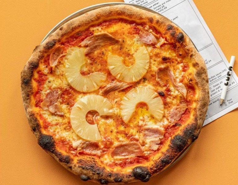 Pizza all’ananas a oltre 110 euro: lusso o provocazione?