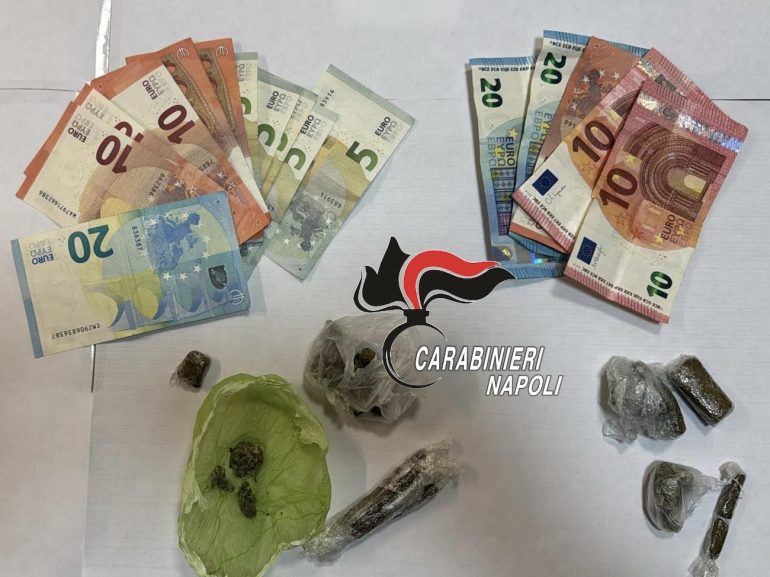 Napoli, pusher gambiani arrestati in piazza Bellini