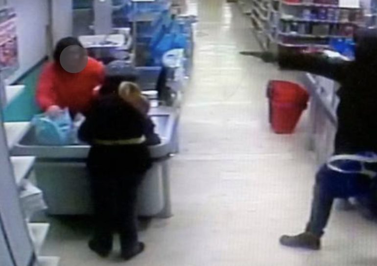 Napoli, due 17enni arrestati per una serie di rapine in provincia di Caserta