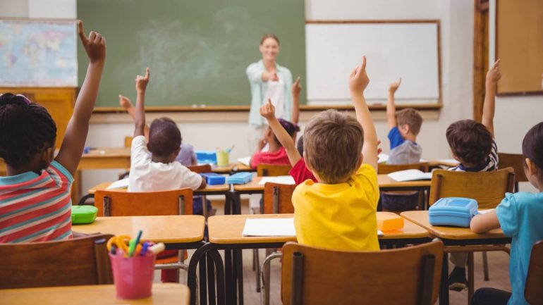 Le iscrizioni per la scuola slitteranno di due settimane