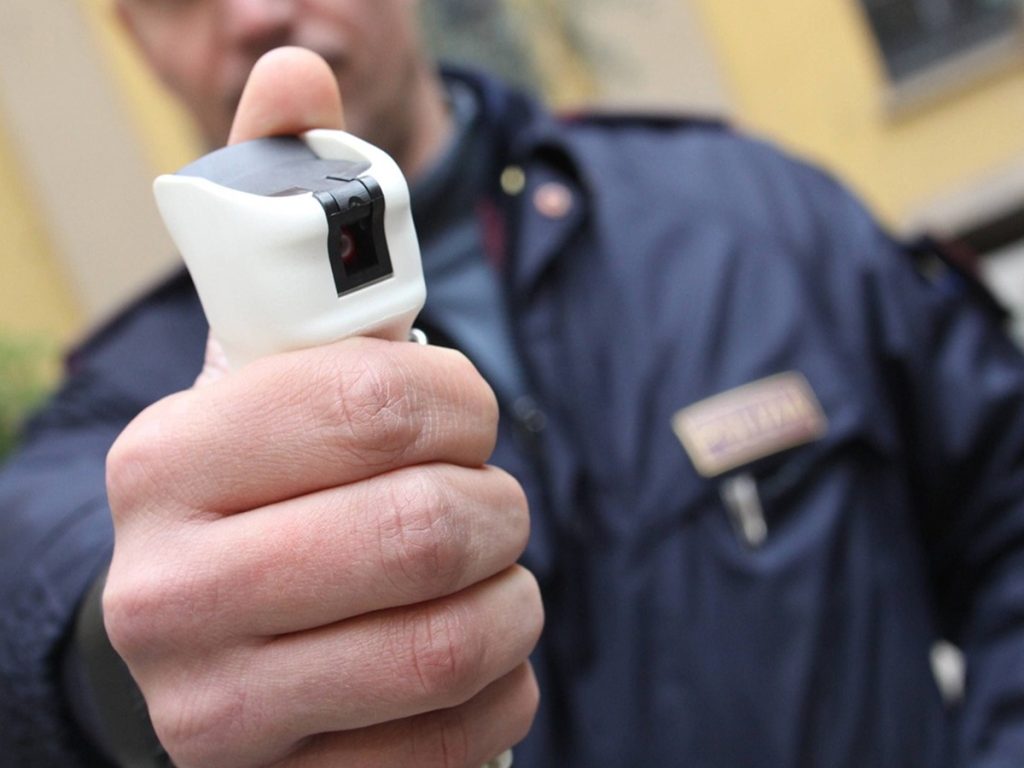 San Prisco, minaccia i genitori e aggredisce i carabinieri: arrestato 42enne