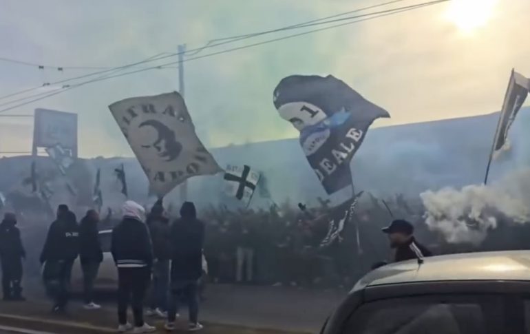 Napoli, migliaia di tifosi a Capodichino per sostenere la squadra verso Bergamo