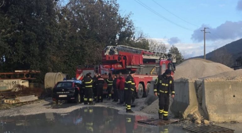 Si lancia nel fiume Volturno, vigili del fuoco salvano 32enne