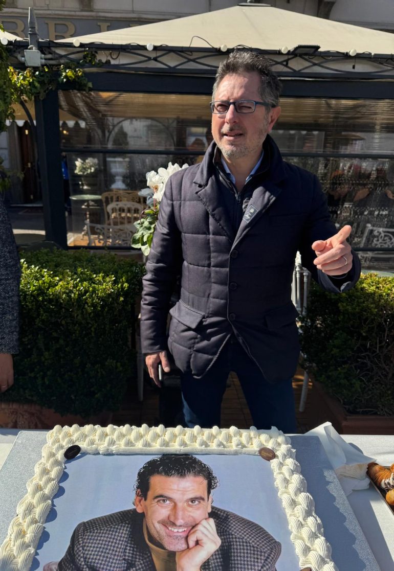Napoli, “Non ci resta che ricordarti. Auguri Massimo”, al Gambrinus festa per i 72 anni di Troisi
