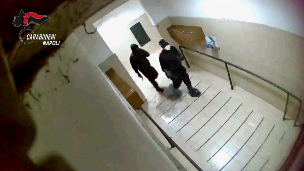 Camorra, lo scontro a Pomigliano tra i clan Ferretti e Cipolletta: 27 arresti