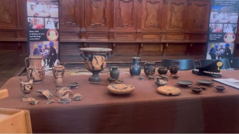 Padula, riemerge una necropoli con 200 reperti di valore inestimabile