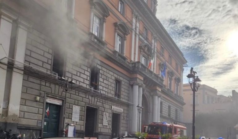Incendio al Comune di Sarno: arrestato il piromane
