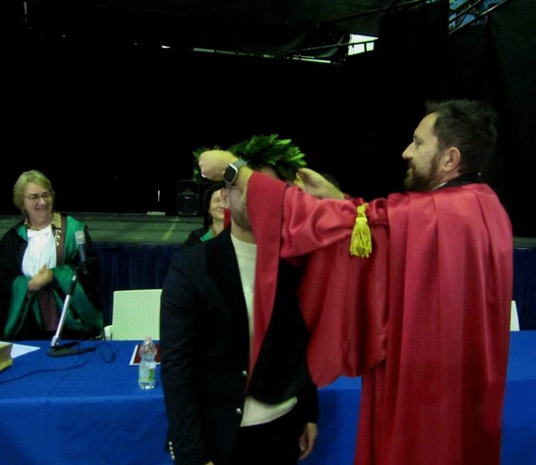 Secondigliano, un detenuto si laurea in Scienze Gastronomiche Mediterranee